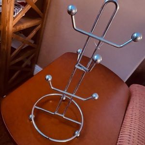 Coffee Mug  Ball Holder 6 Cup  Rack Organizer Stand Kitchen. Silver/ Metal